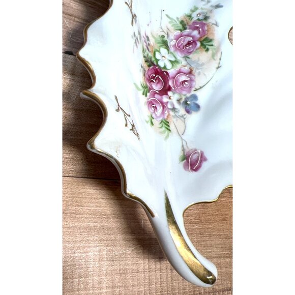 Vintage Porcelain Leaf-Shaped Trinket Dish With Hand-Painted Floral Design & Gol - Picture 3 of 4